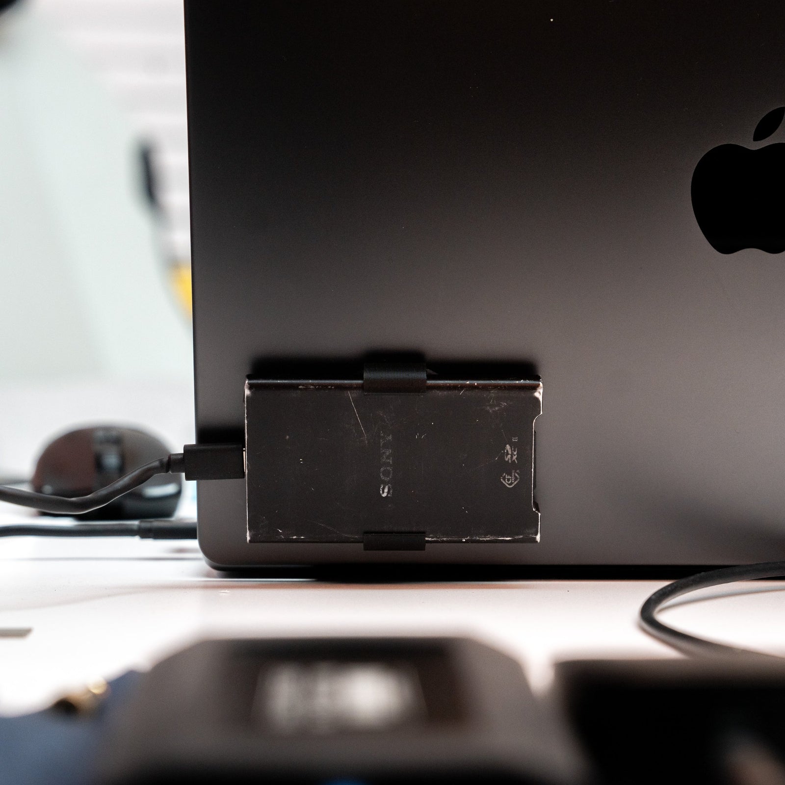 MagDock Expand Grip for Sony CFexpress Type A/SD Memory Card Reader