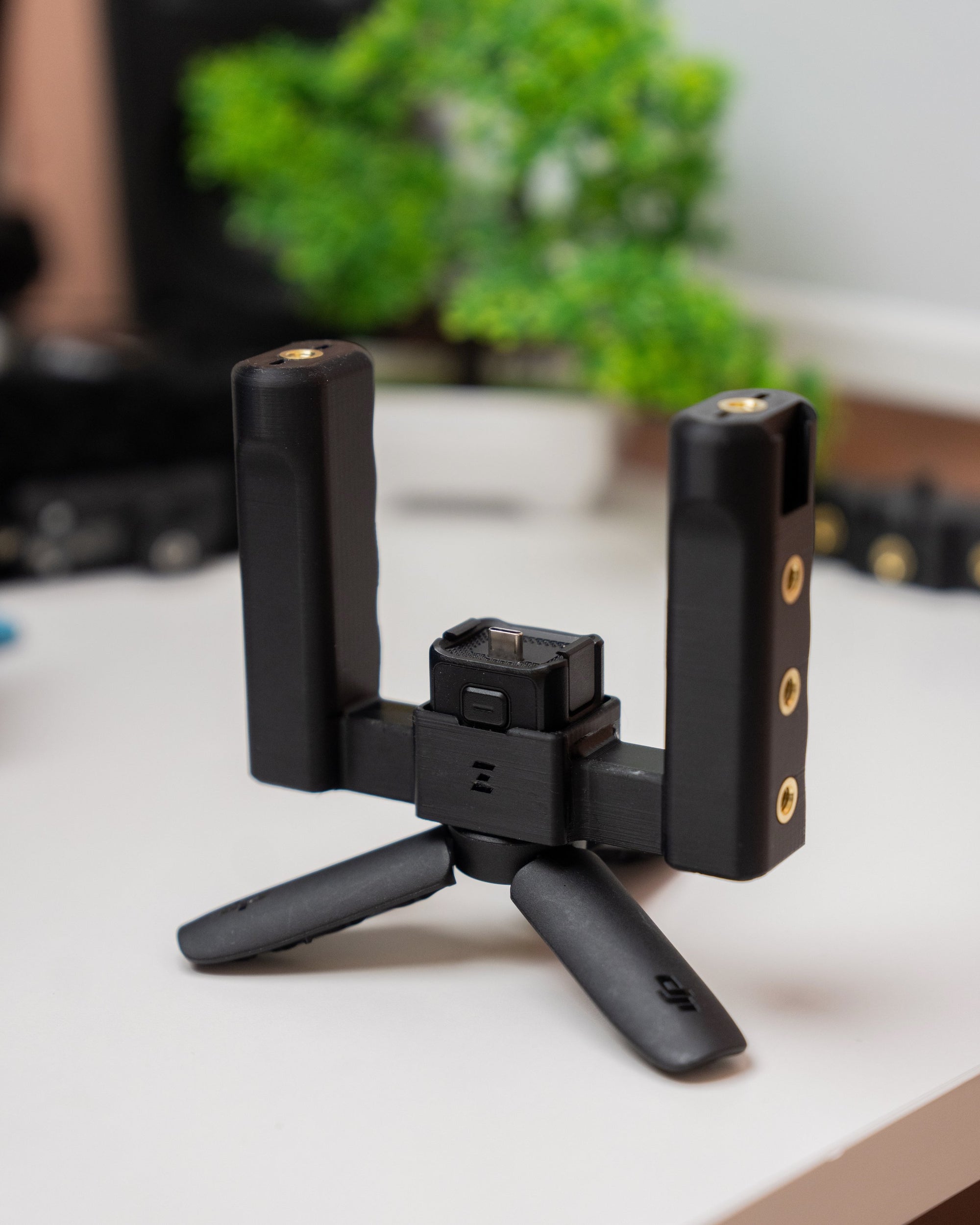 Grip Rig 2 for DJI OSMO Pocket 3 | Mount Your Phone, Mics, Lights