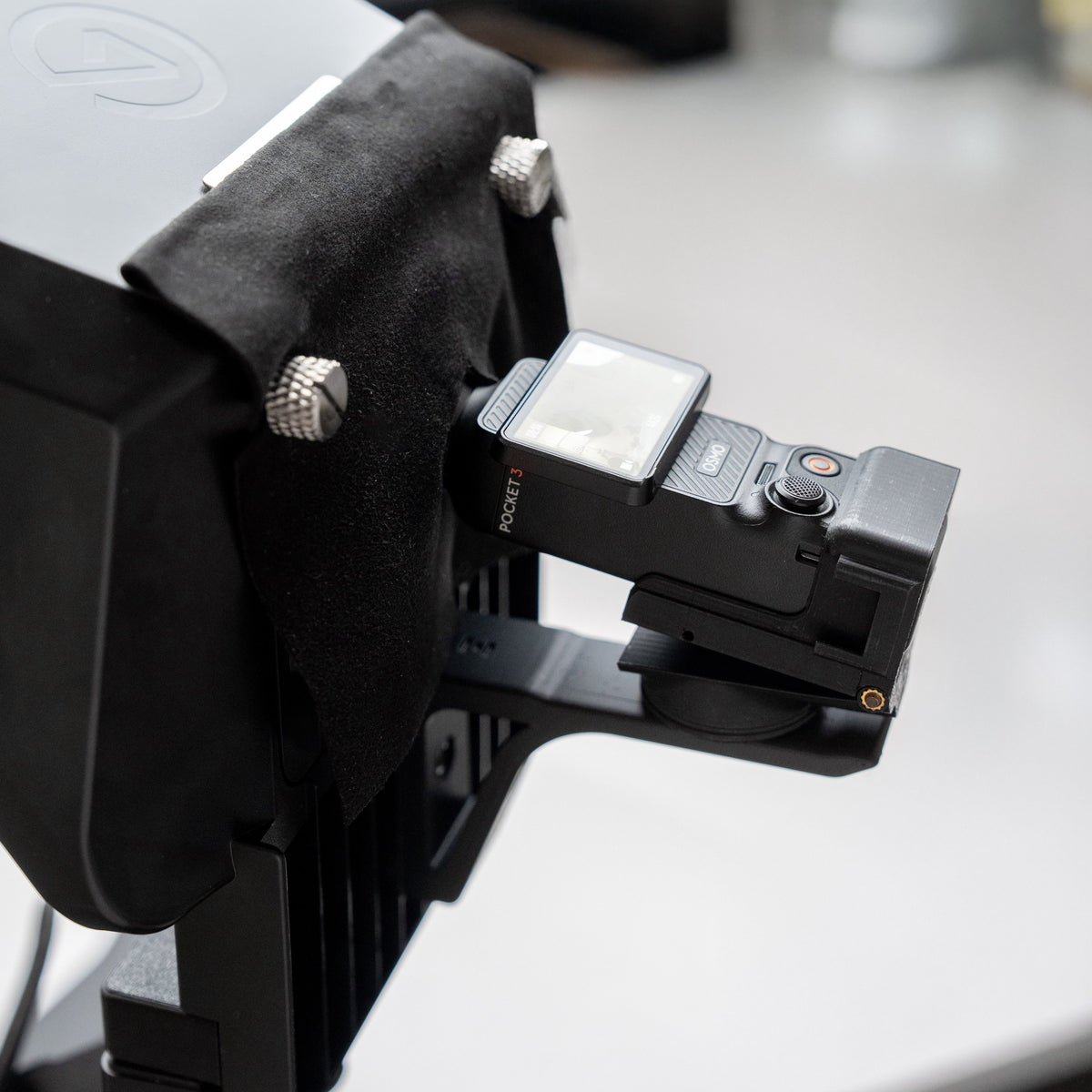 Magnetic DJI Osmo Pocket 3 Mount for Elgato Prompter