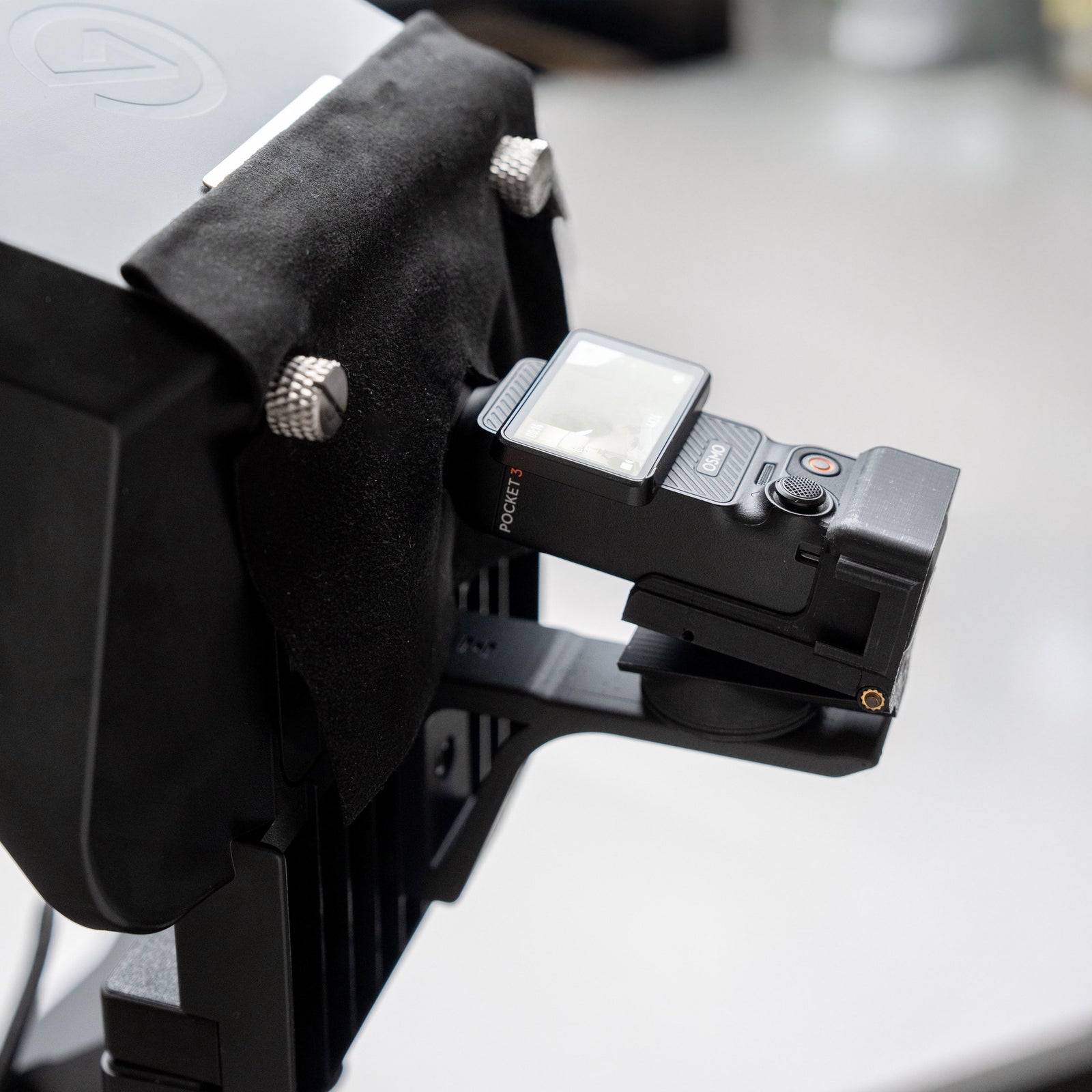Magnetic DJI Osmo Pocket 3 Mount for Elgato Prompter