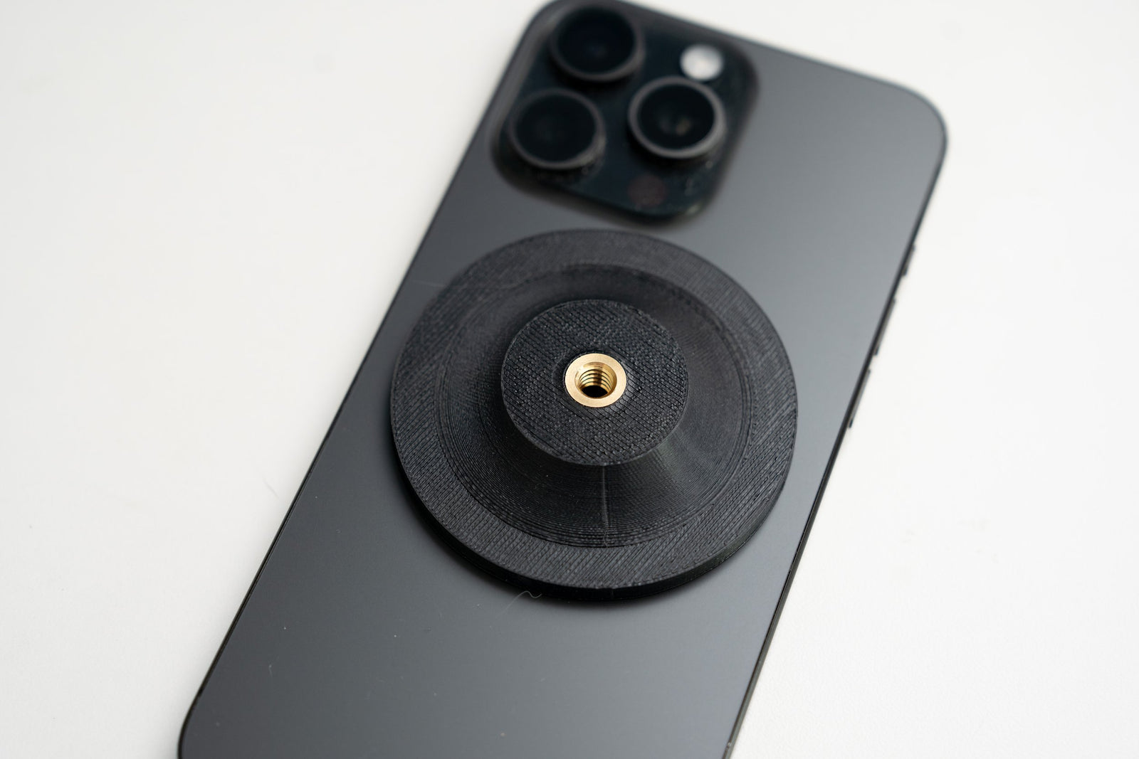 MagSafe 1/4-20 Puck  (iPhone Mount)