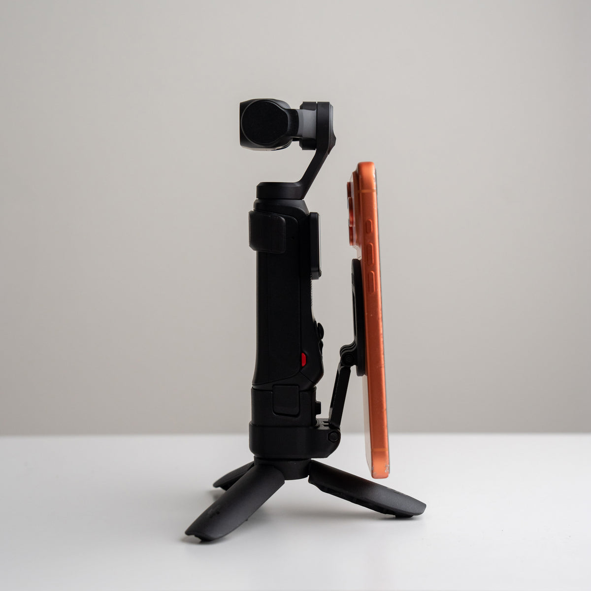 MagDock Slim Phone Mount for Insta360 Luna/Luna Ultra
