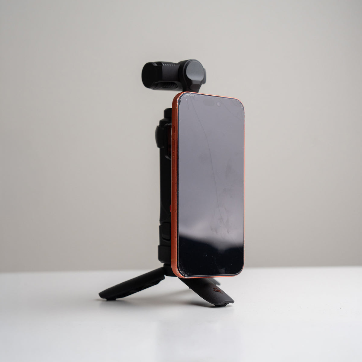 MagDock Slim Phone Mount for Insta360 Luna/Luna Ultra