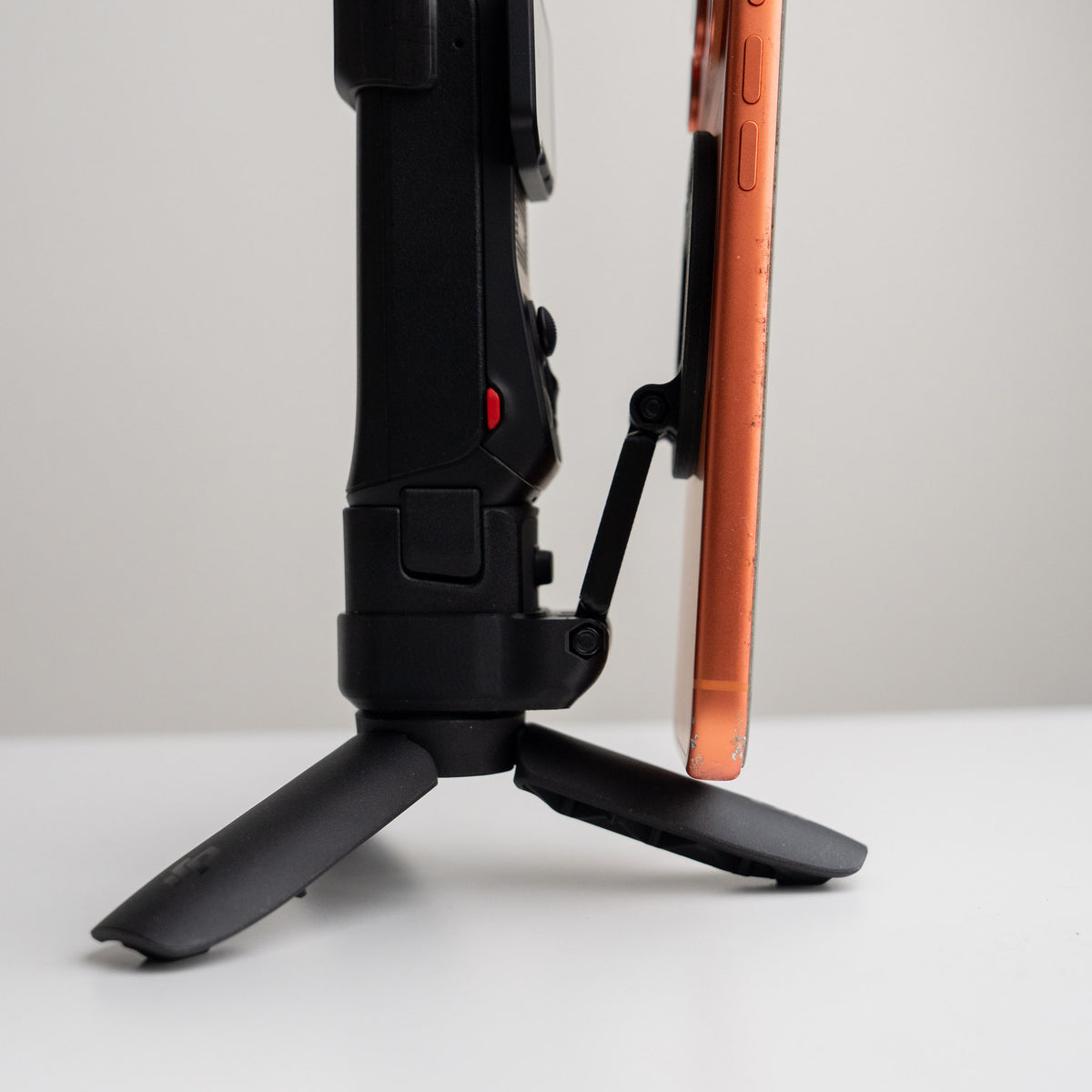 MagDock Slim Phone Mount for Insta360 Luna/Luna Ultra