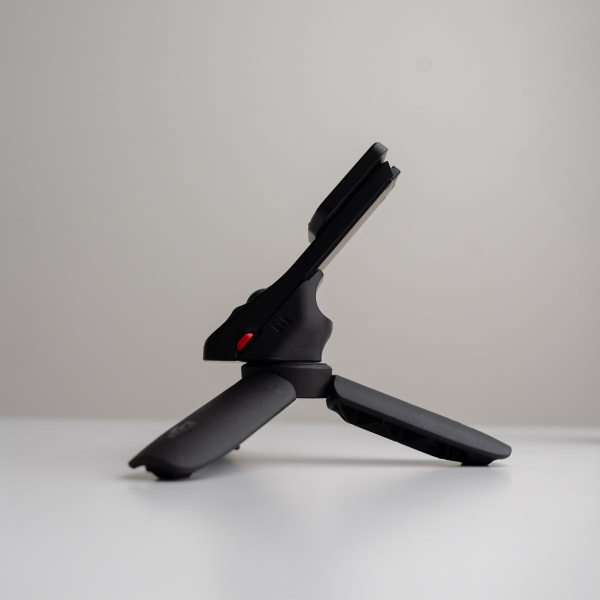 Universal Mount for Insta360 Luna Ultra Screen (1/4-20)