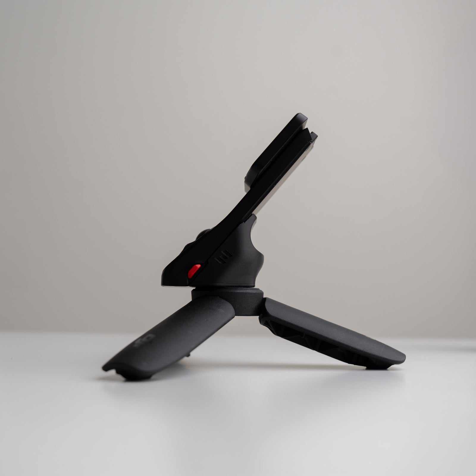 Universal Mount for Insta360 Luna Ultra Screen (1/4-20)