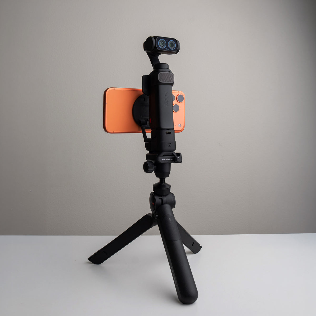 MagDock Slim Phone Mount for Insta360 Luna/Luna Ultra