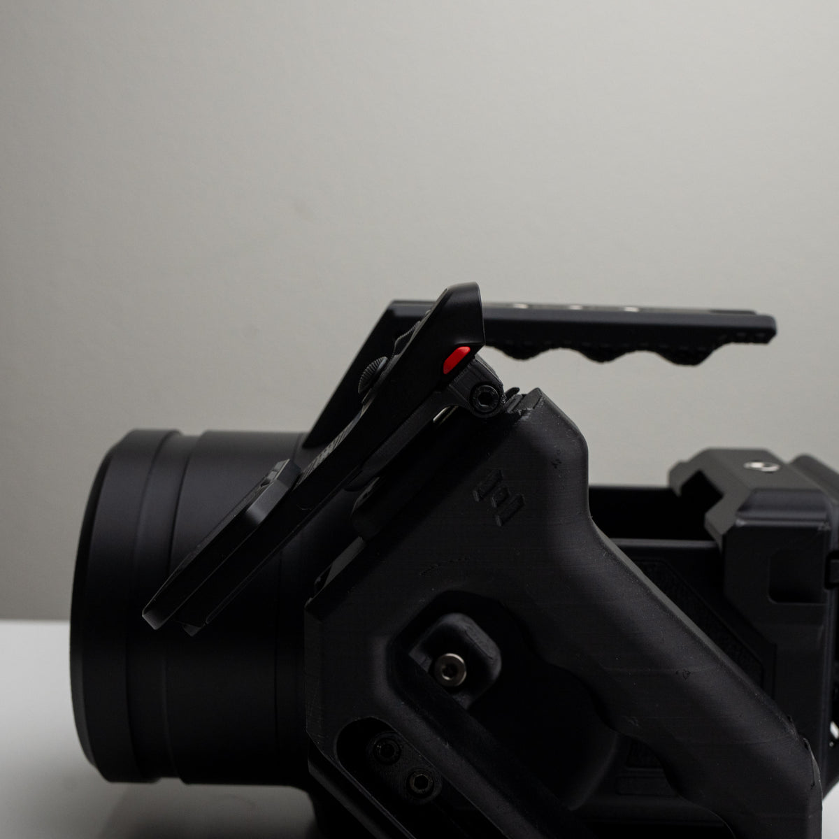 Tilting 1/4-20 Mount (Male) for Insta360 Luna Ultra Screen