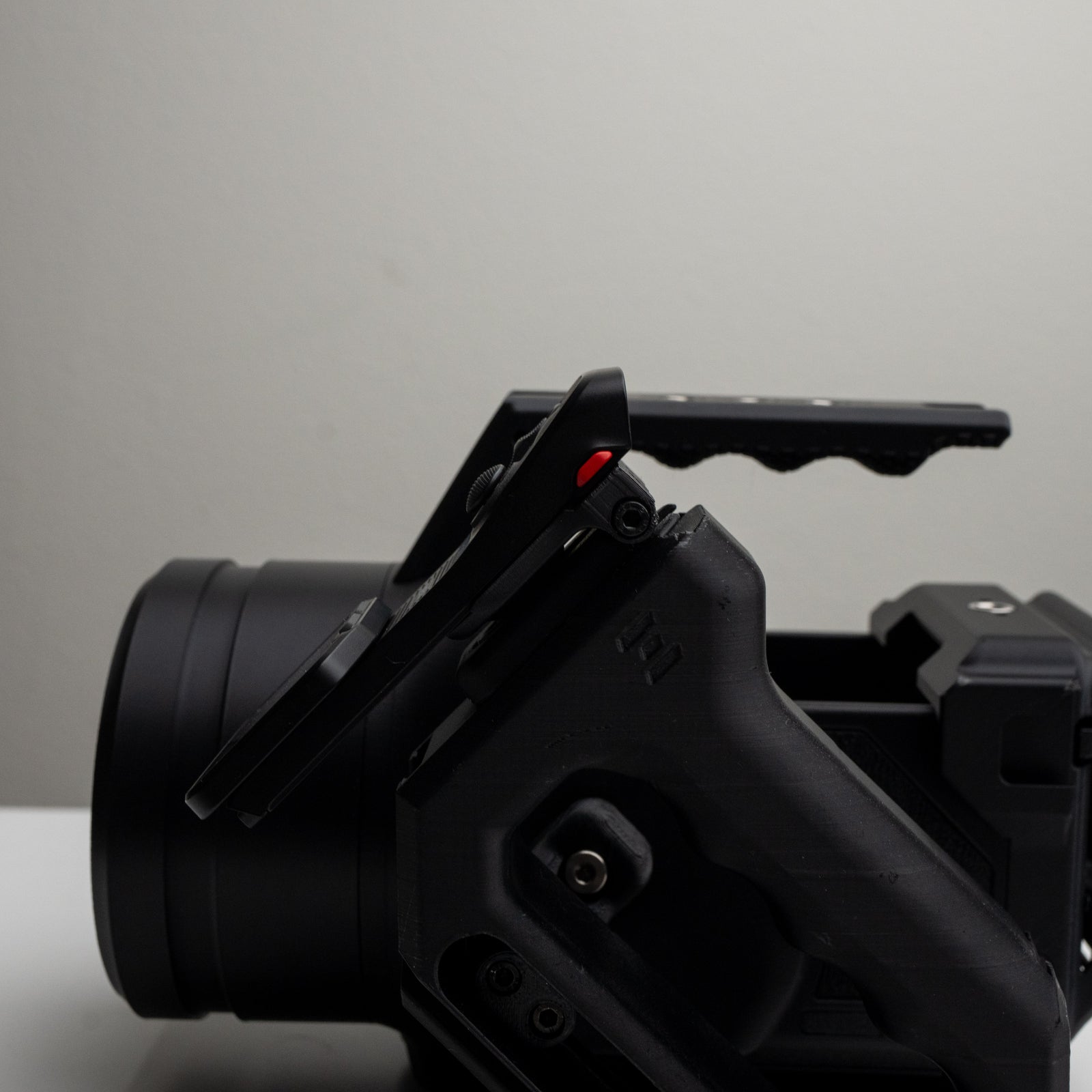 Tilting 1/4-20 Mount (Male) for Insta360 Luna Ultra Screen