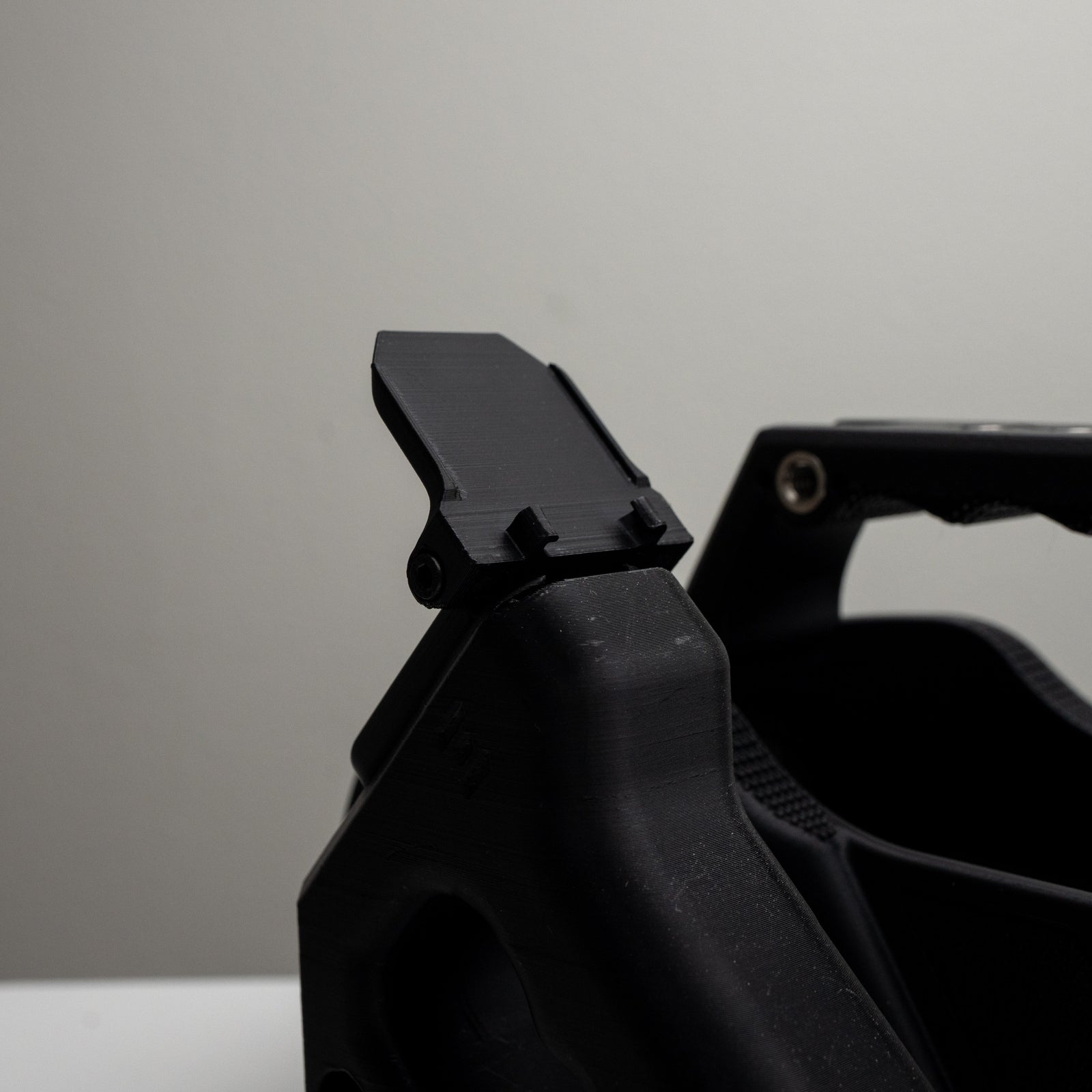 Tilting 1/4-20 Mount (Male) for Insta360 Luna Ultra Screen