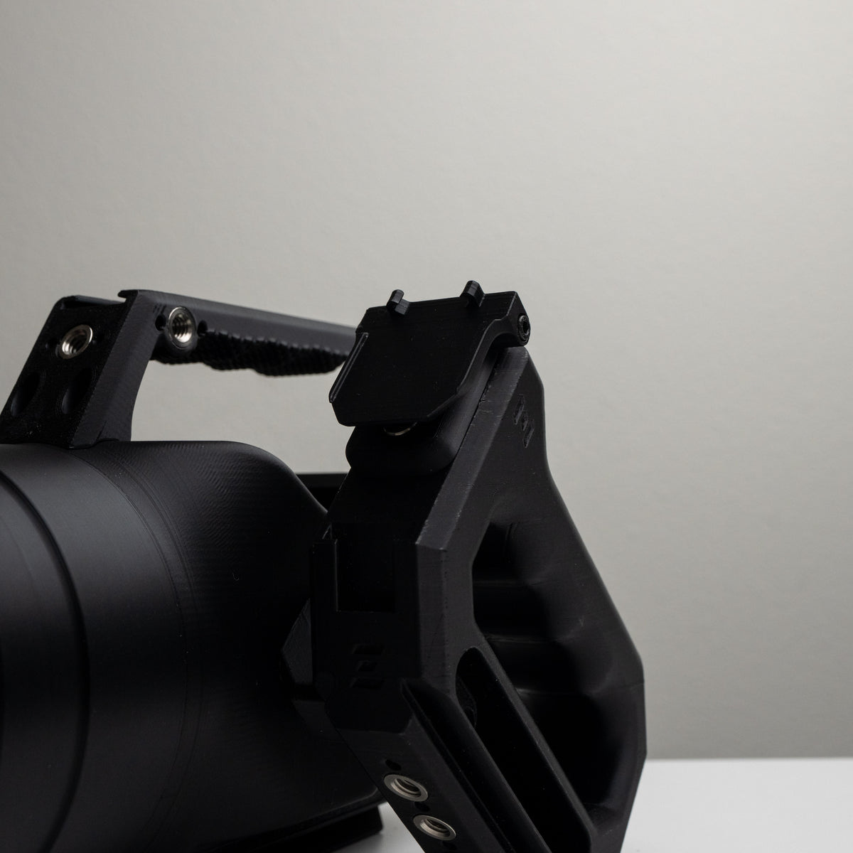 Tilting 1/4-20 Mount (Male) for Insta360 Luna Ultra Screen