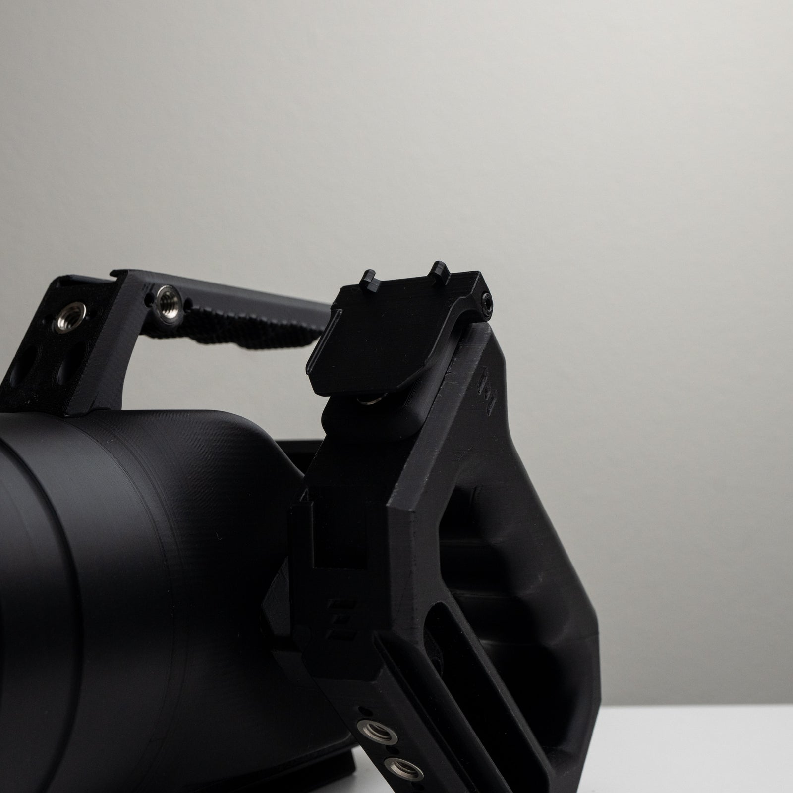 Tilting 1/4-20 Mount (Male) for Insta360 Luna Ultra Screen