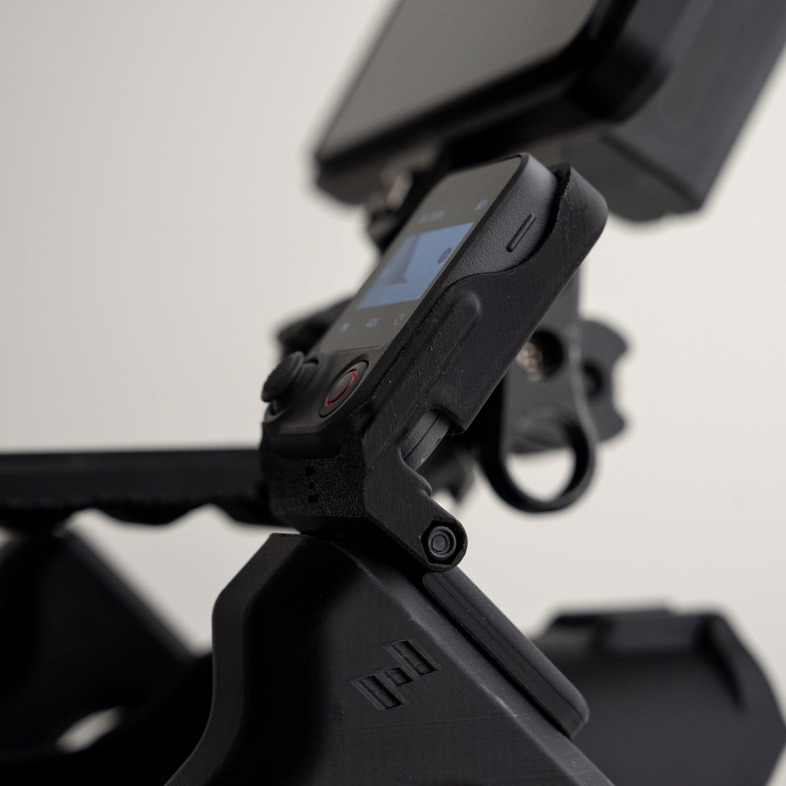 Tilting 1/4-20 Mount (Male) for DJI OSMO Pocket 4P FrameTap Screen