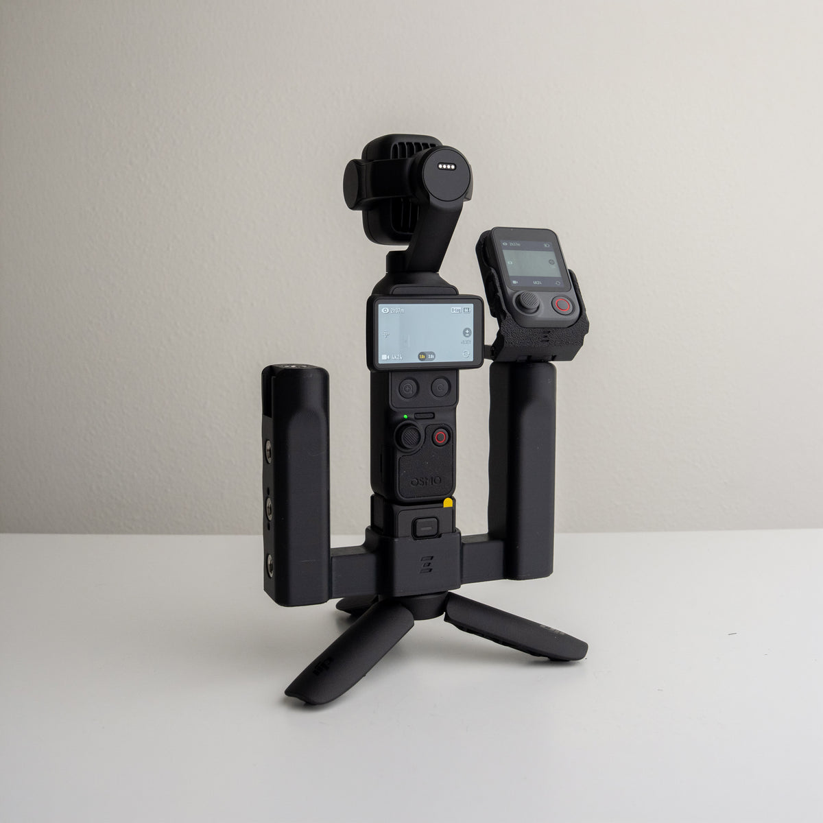 Tilting 1/4-20 Mount (Male) for DJI OSMO Pocket 4P FrameTap Screen