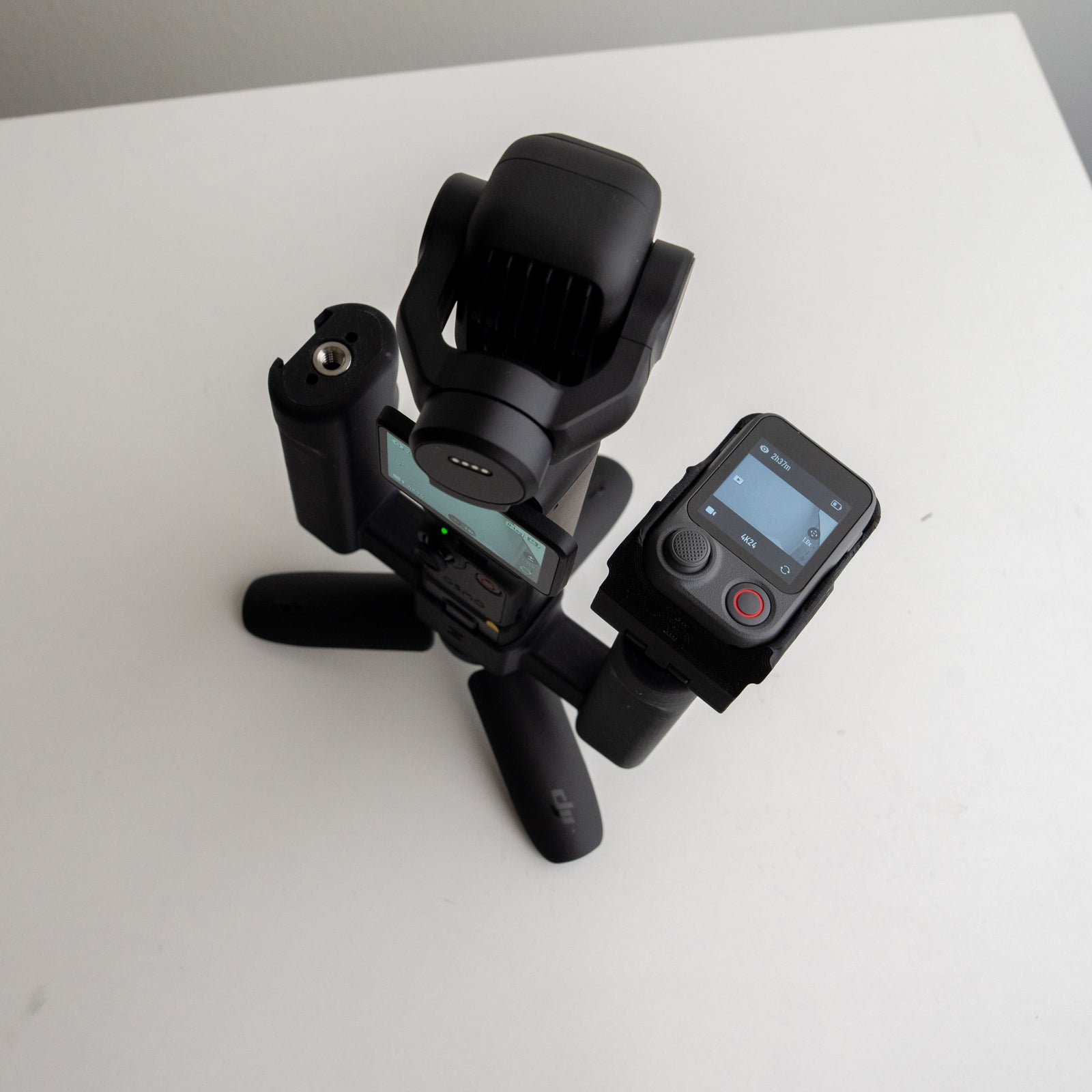 Tilting 1/4-20 Mount (Male) for DJI OSMO Pocket 4P FrameTap Screen