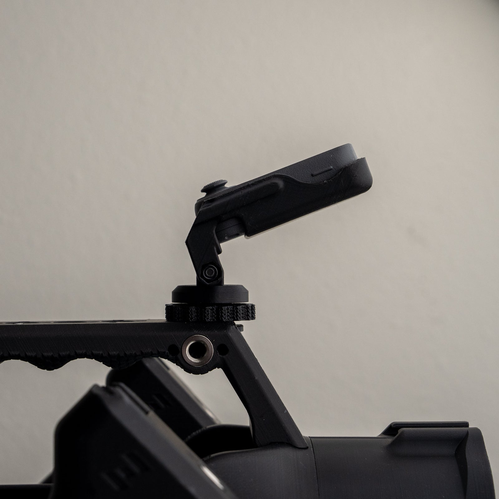 Tilting Cold Shoe Mount for DJI OSMO Pocket 4P FrameTap Screen