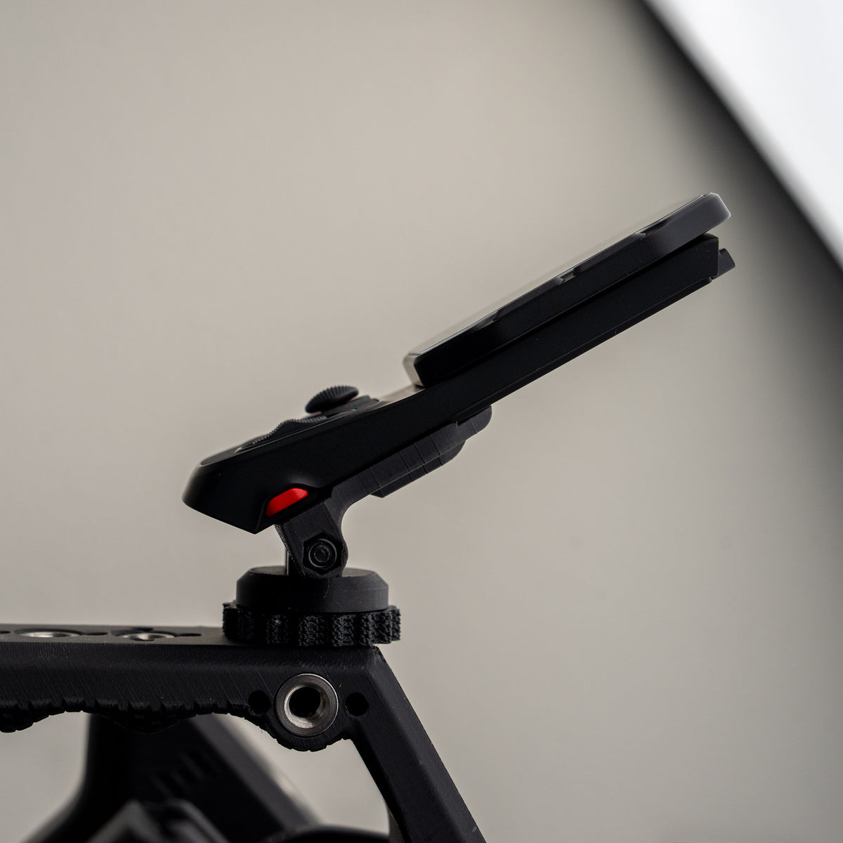 Tilting Cold Shoe Mount for Insta360 Luna Ultra Screen