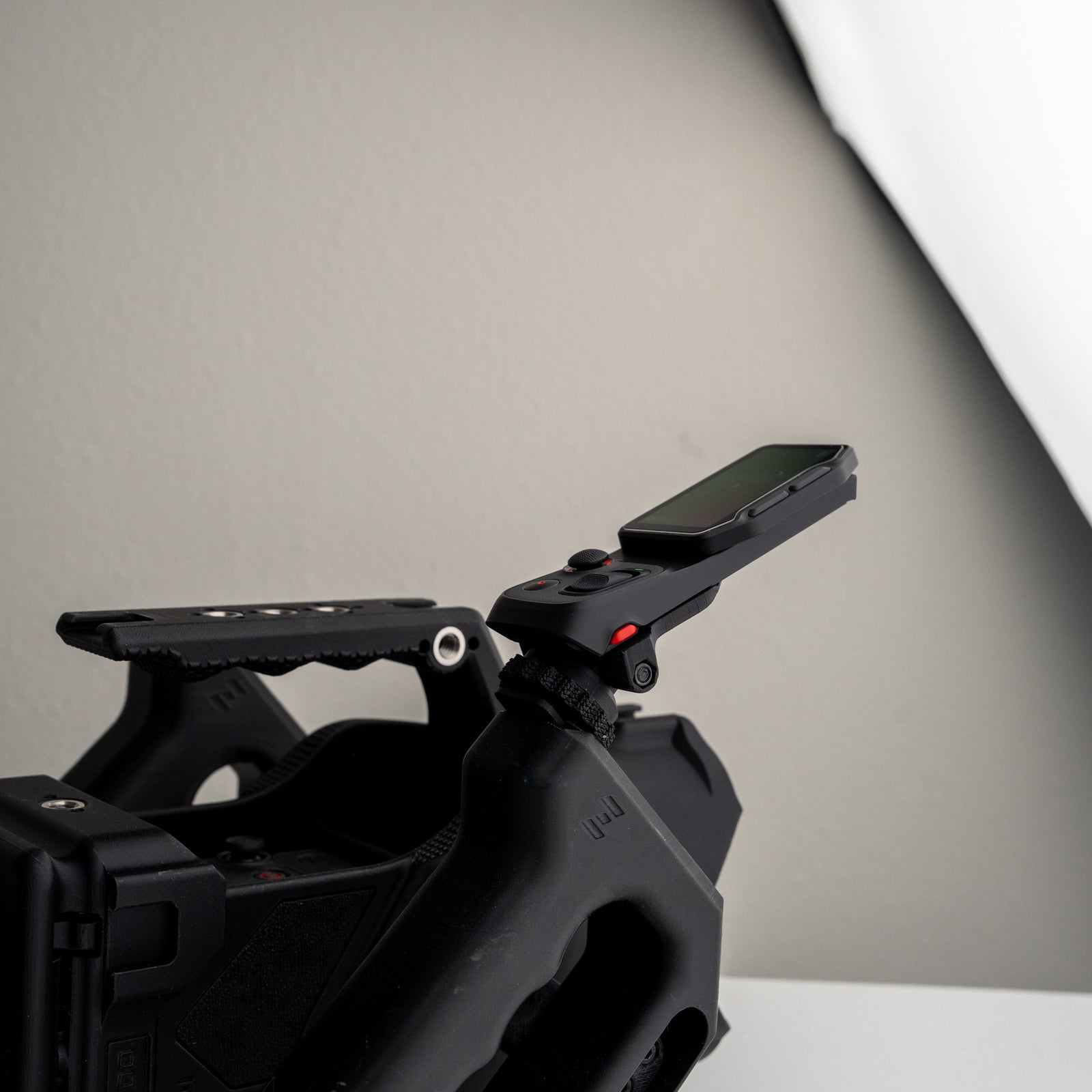 Tilting Cold Shoe Mount for Insta360 Luna Ultra Screen