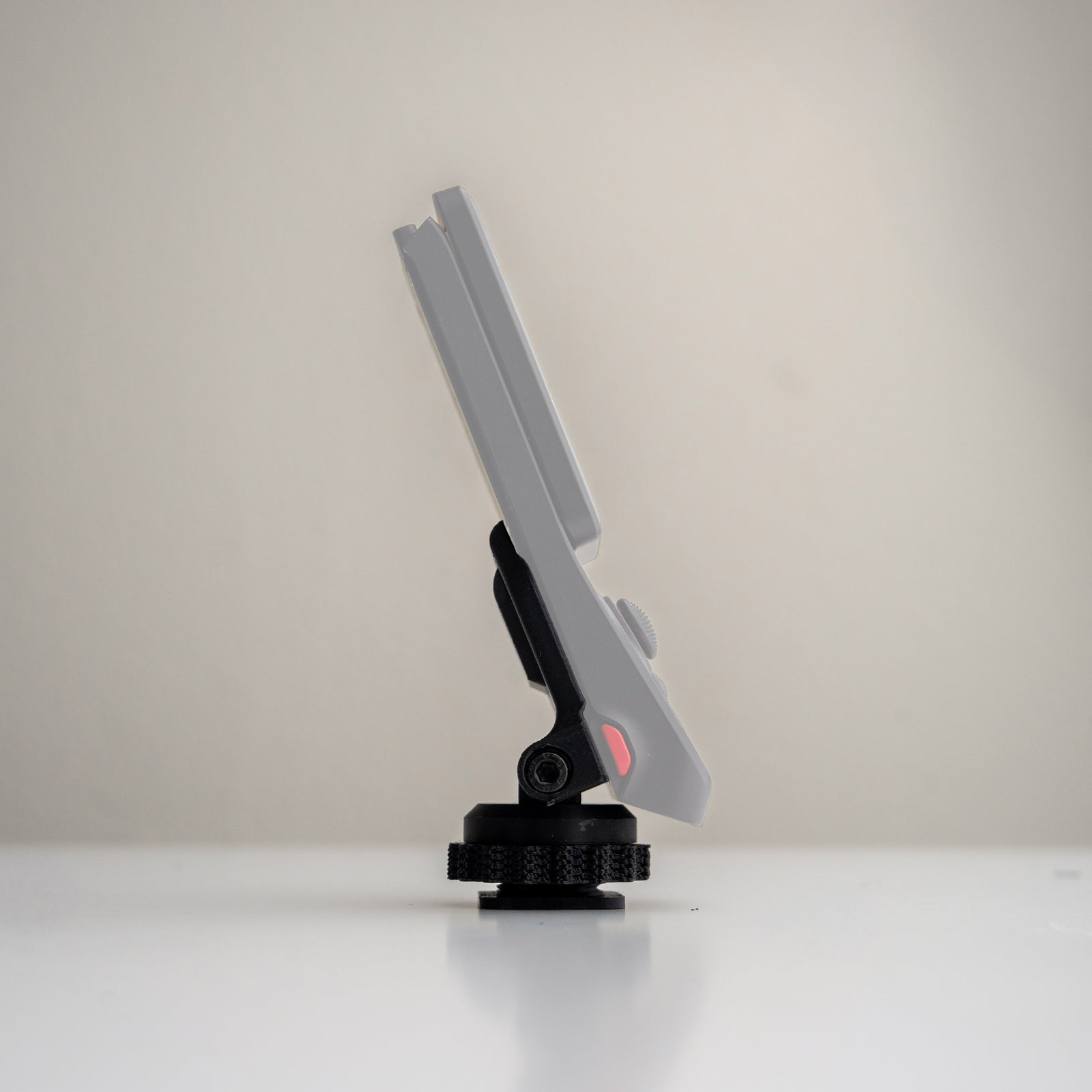 Tilting Cold Shoe Mount for Insta360 Luna Ultra Screen