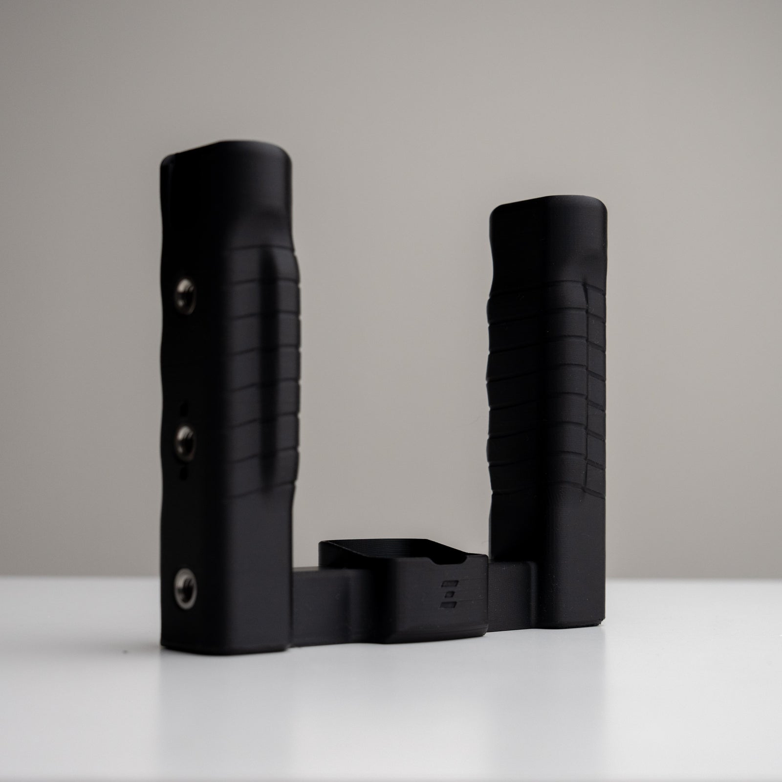 Grip Rig 2 XL for Insta360 Luna Ultra & Luna Pro | Mount Your Phone, Mics, Lights