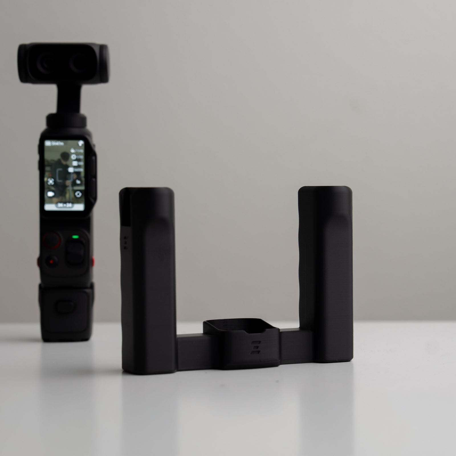 Grip Rig 2 LITE for Insta360 Luna & Luna Ultra  | Mount Your Phone, Mics, Lights