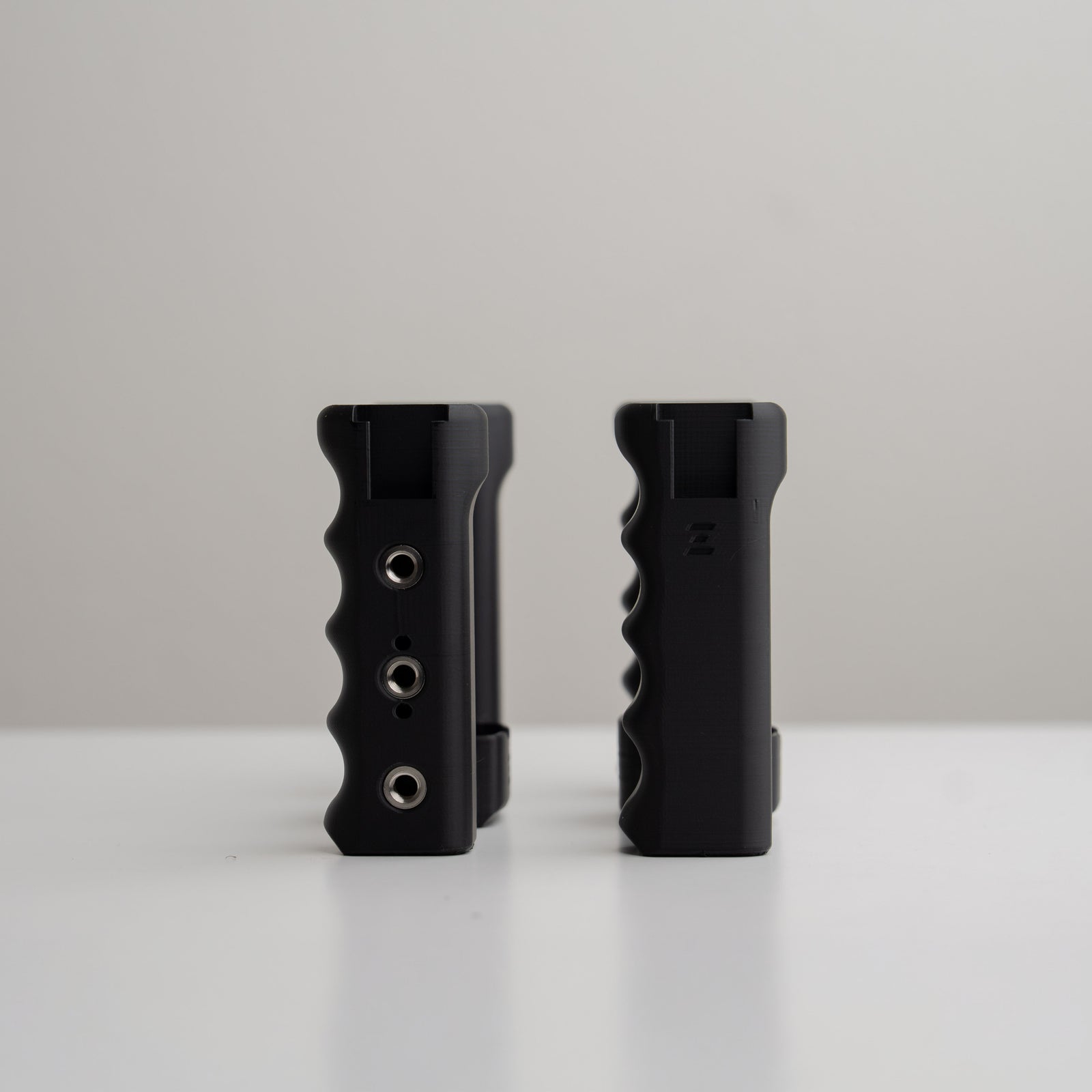 Grip Rig 2 LITE for Insta360 Luna & Luna Ultra  | Mount Your Phone, Mics, Lights